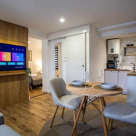 Roko Apartment *
